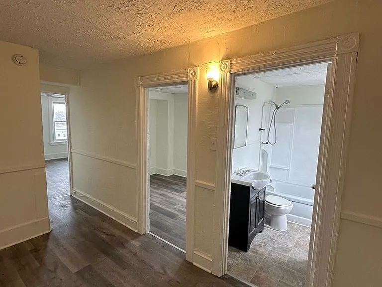 849 Manor St #851 — Photo 7