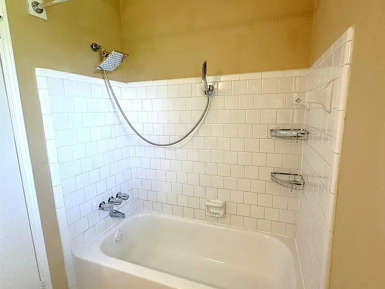 12210 Roandale Dr — Photo 16