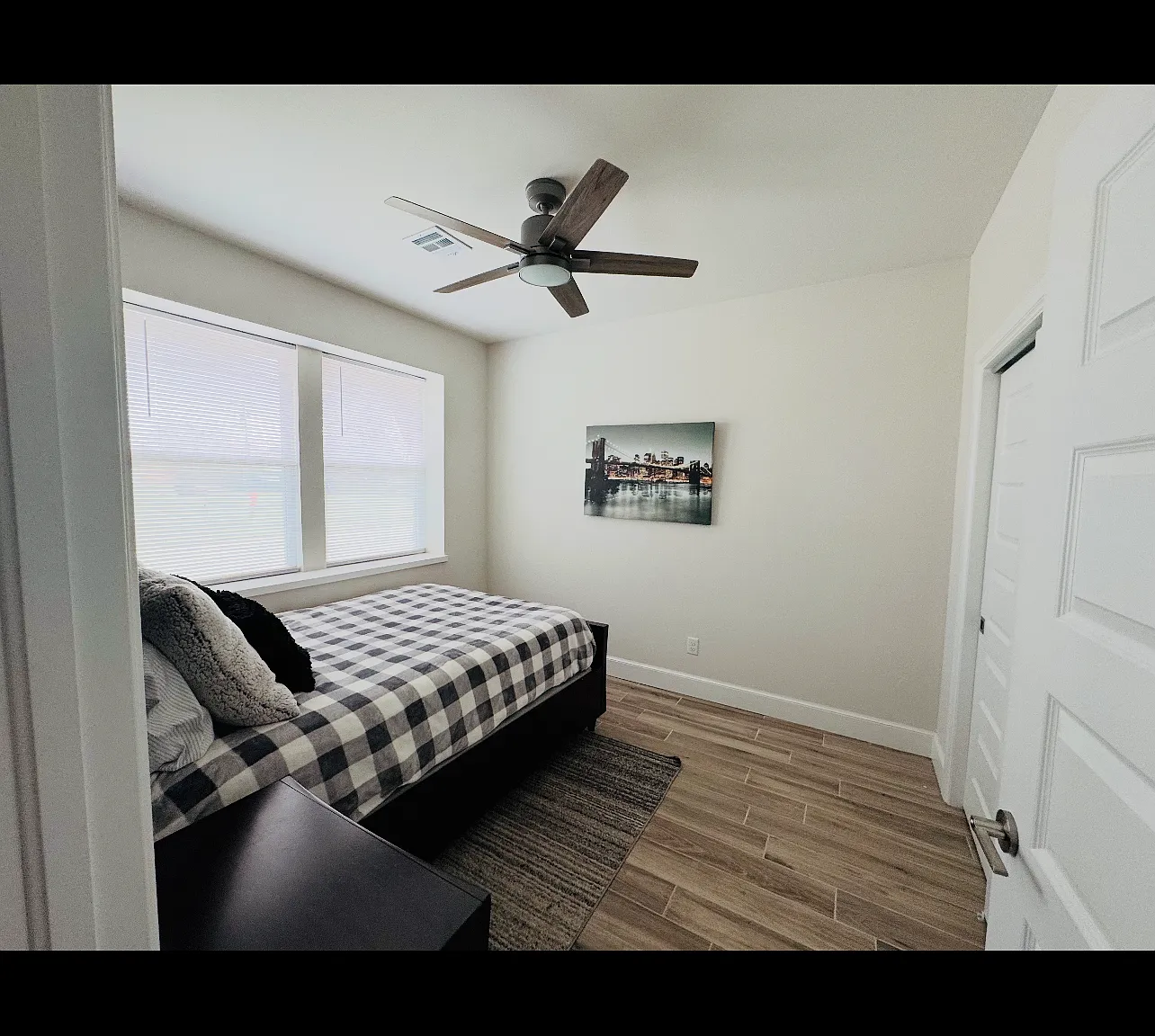 3 bed, 1326 sqft, $1,800 — Photo 4