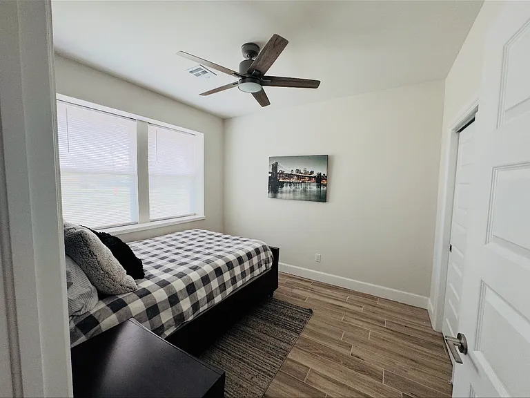 2721 N Walnut Ave — Photo 3