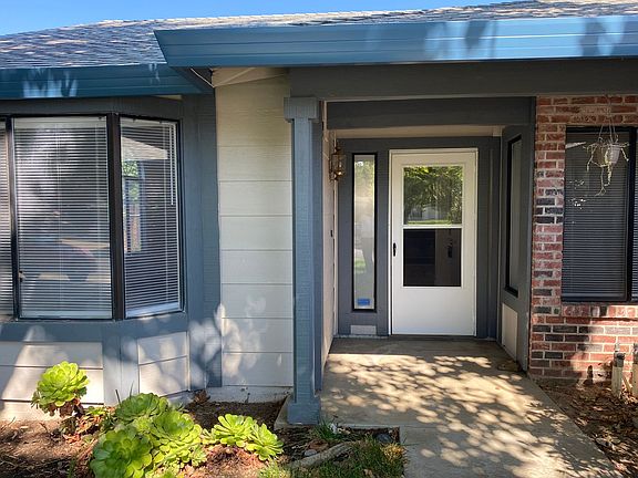 4th image of 560 Countryside Dr