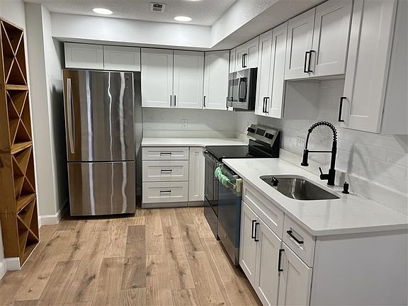 2nd image of 12 Greenbrook Dr Unit 12