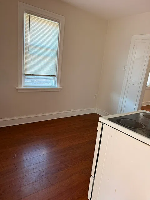 3 bed, 1096 sqft, $1,600 — Photo 4