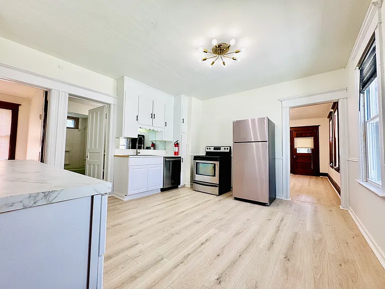 925 Brayton Park Pl — Photo 1