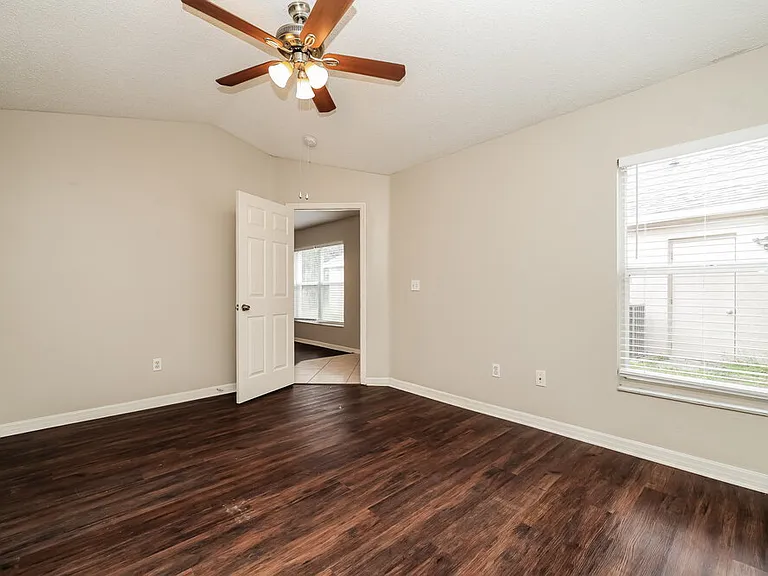 6713 Summer Cove Dr — Photo 9
