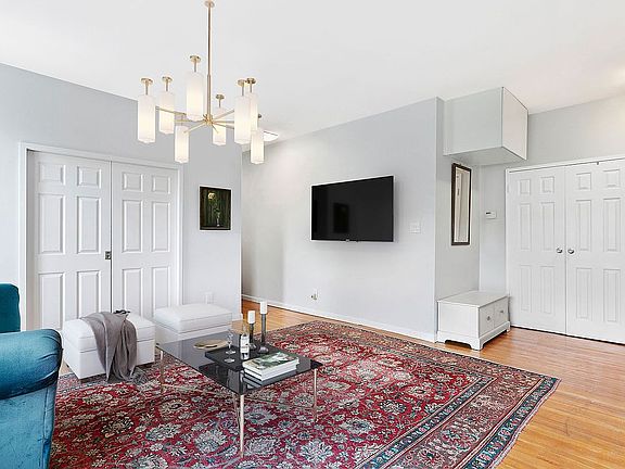 4th image of 319 Saint Johns Pl Unit 2C