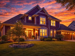 W79N417 Ridgeway LANE, Cedarburg, WI 53012