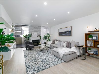 7001 S La Cienega Blvd APT 103, Los Angeles, CA, 90045