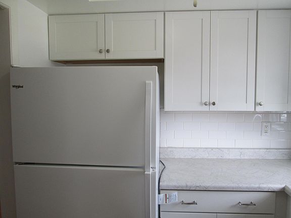 4th image of 2611 W BARKLEY Drive W #E