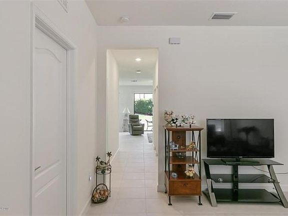 3rd image of 9839 E Villa Cir