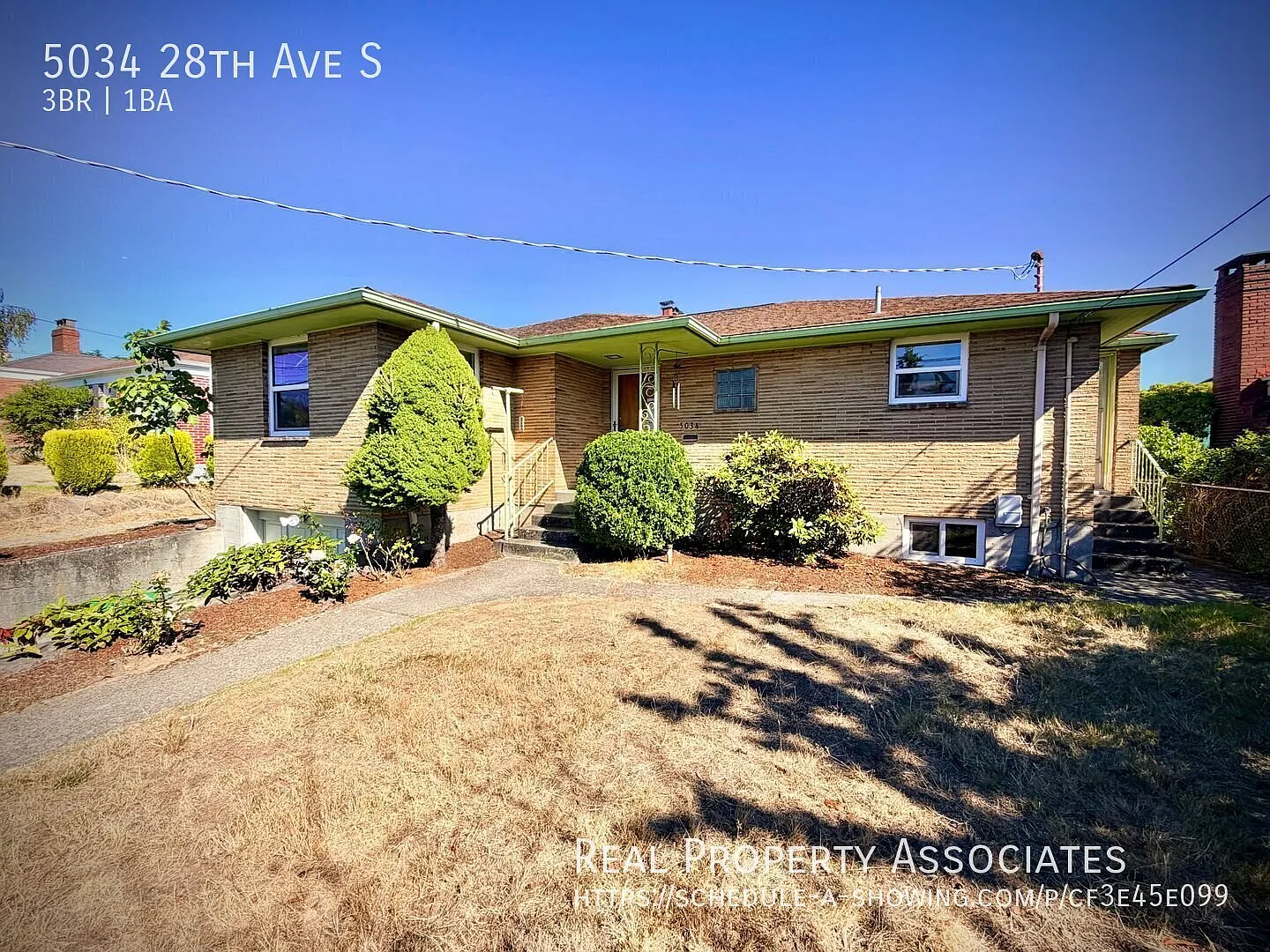 Beautiful Beacon Hill Home with Mountain & Lake Views — Photo 1
