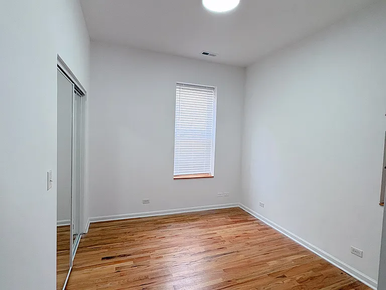 2216 W Chicago Ave #2R — Photo 6