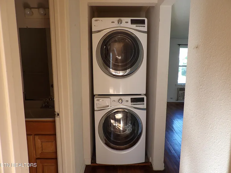 332 Cleveland St — Photo 12