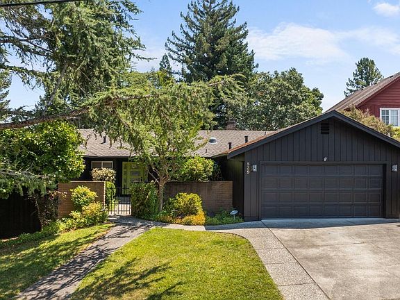 3rd image of 839 McFarlane Avenue