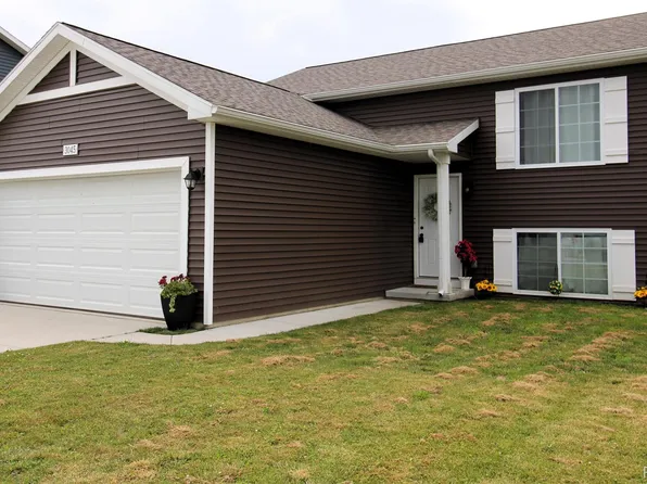 3045 Ivy Wood Cir, Howell, MI 48855