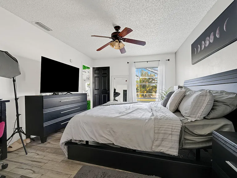 601 SW Icon Ave — Photo 12