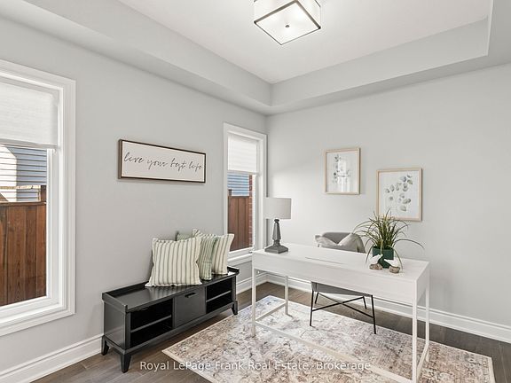 4th image of 12 Coldbrook Dr