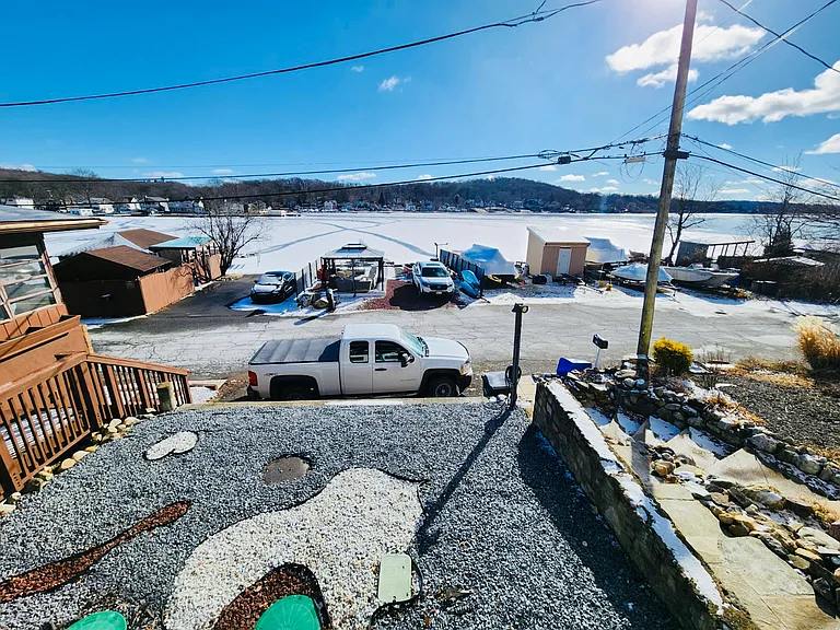 71 S Lakeside Ave — Photo 14