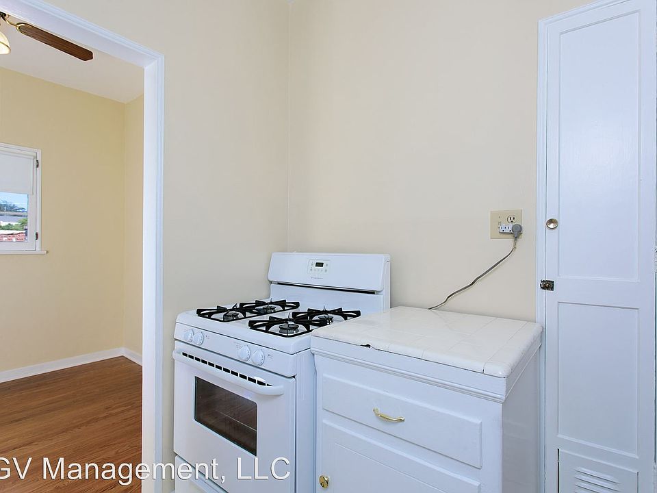 1st image of 1371 N Mentor Ave