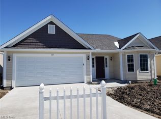 147 Prestwyck Ln, Elyria, OH 44035