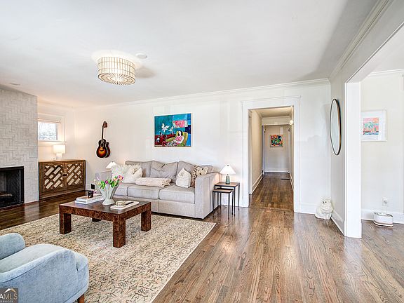 5th image of 811 Verner St NW