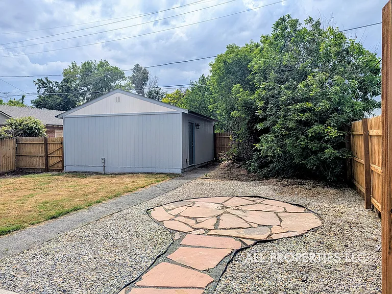 59 Knox Ct — Photo 43