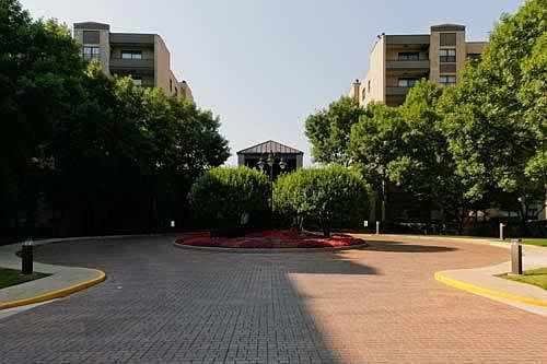 2nd image of 4545 W Touhy Ave #716W