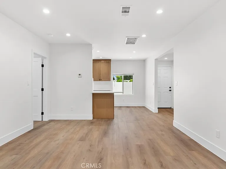 2057 E Villa St — Photo 11