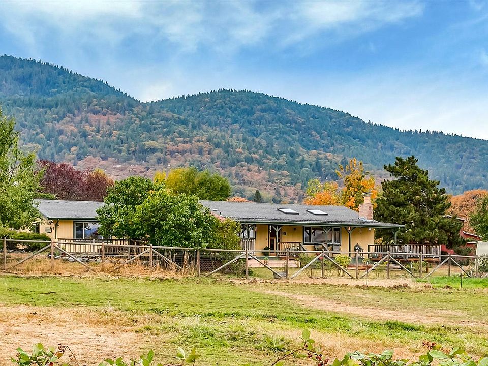1st image of 200 Mowetza Dr