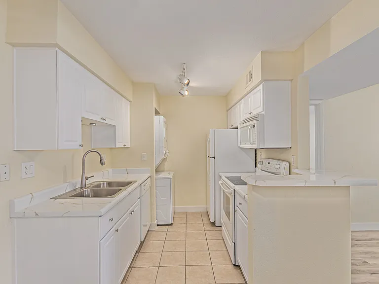 5995 N 78th St #1037 — Photo 8
