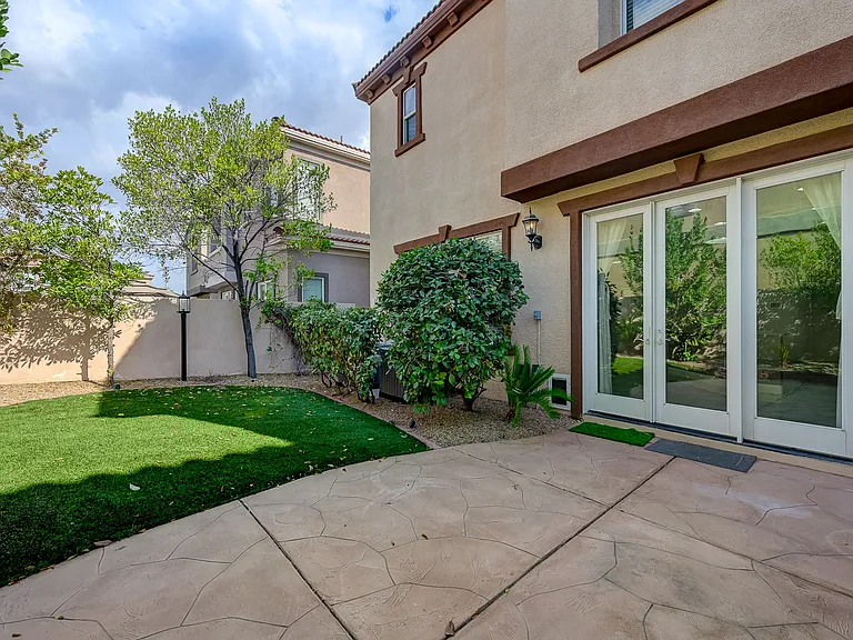 2429 Granada Bluff Ct — Photo 39