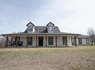 725 Hunter Trl, Bridgeport, TX 76426