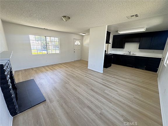 4th image of 8705 Pembroke Ave