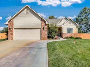 7104 S Kansas St, Haysville, KS 67060