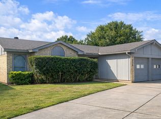 230 Blair Ln, Arlington, TX 76014
