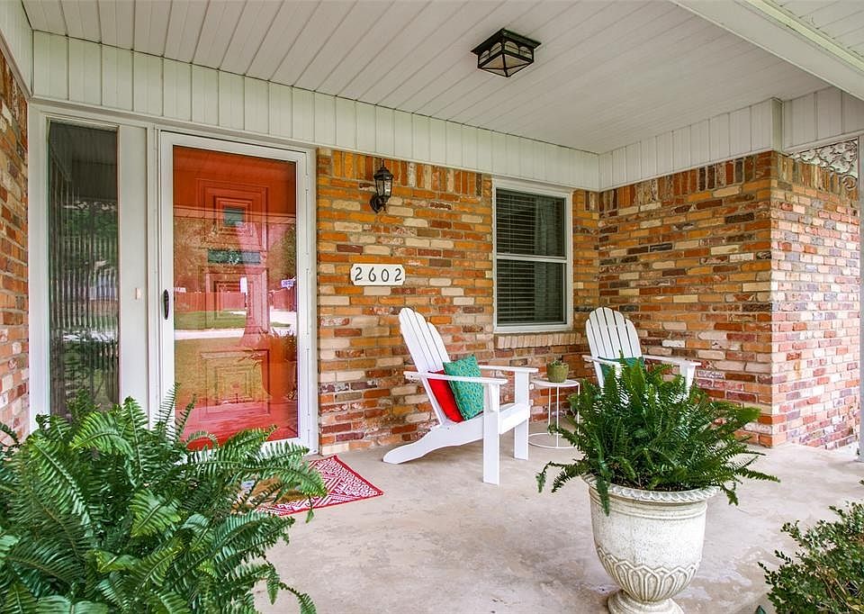 1st image of 2602 Crestwood Pl