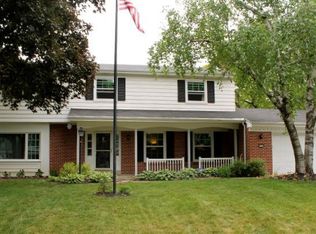 2728 N 118th St, Wauwatosa, WI 53222