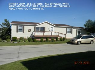 37 Pine Ridge Dr, Lapeer, MI 48446