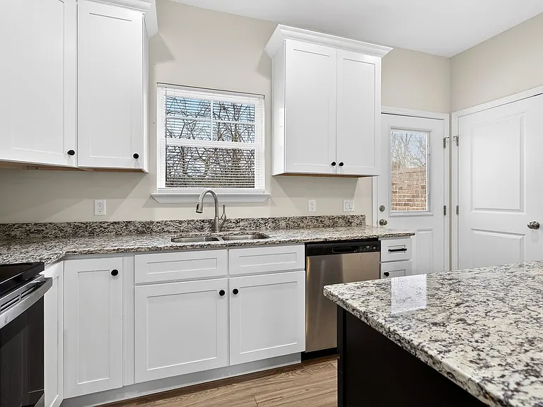 1445 Stuart Ave NW — Photo 6