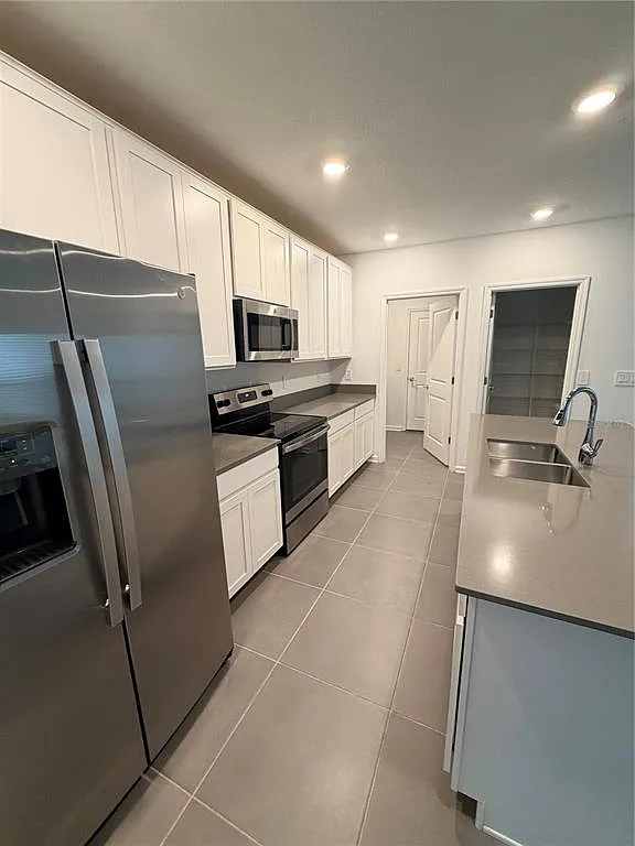5 bed, 2.5 bath, 2430 sqft, $2,475 — Photo 4