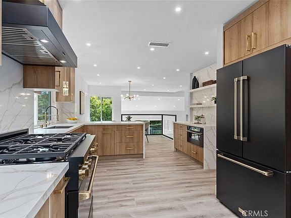 3rd image of 1 Rainbow Fls