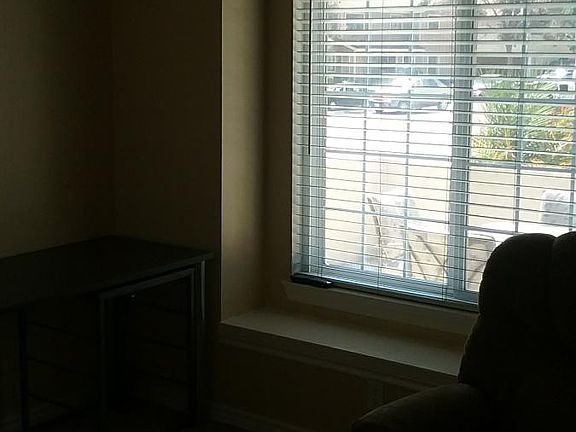5th image of 742 Jasper Ave