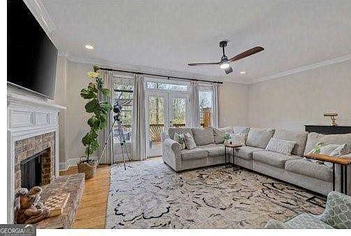 3rd image of 517 Parker Ave