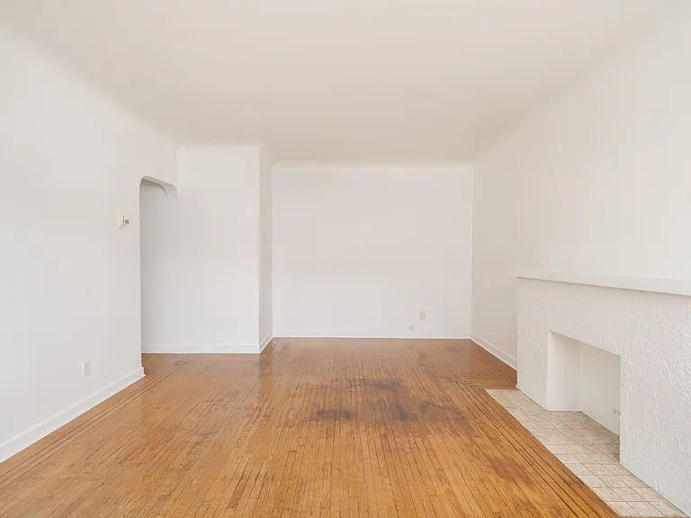 735 Royal Ave #209 — Photo 8