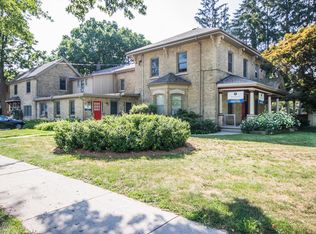 718 Waterloo St #3, London, ON N6A3V9