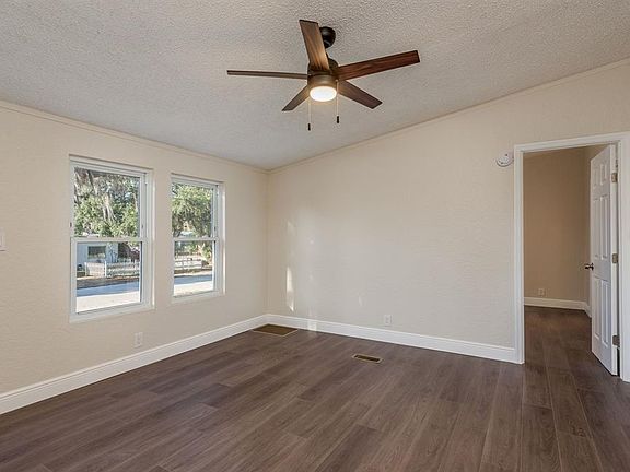 4th image of 6707 Celeste Ln