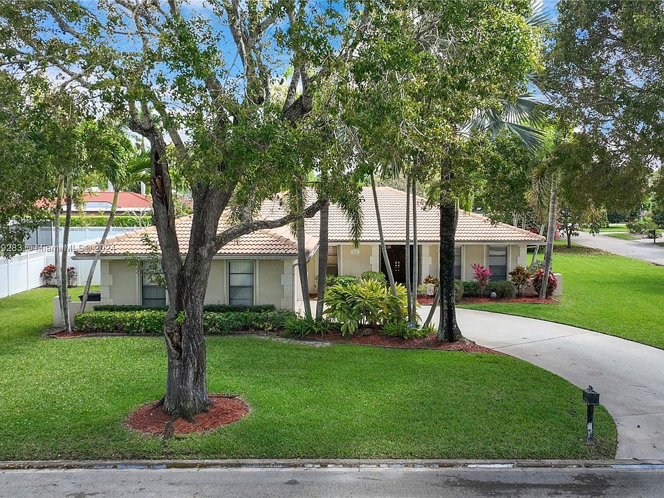 1st image of 213 NW 92nd Ter