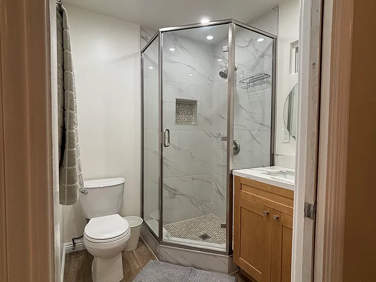 5032 N Garsden Ave — Photo 2