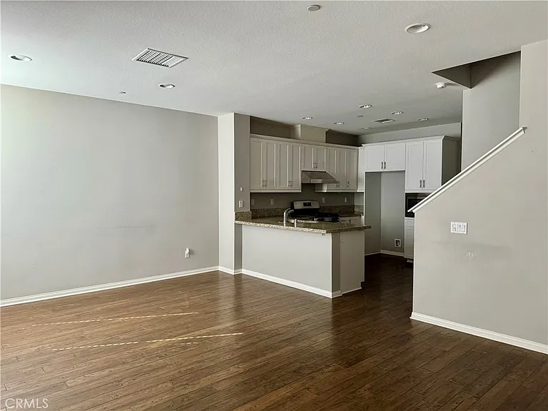 3248 Pebblebrook Rd — Photo 3