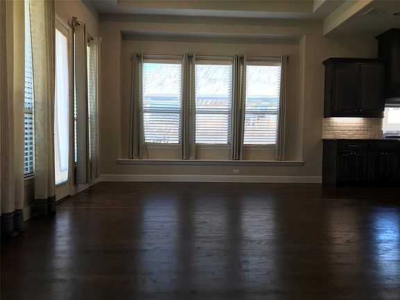 3rd image of 3211 Willow Brook Dr